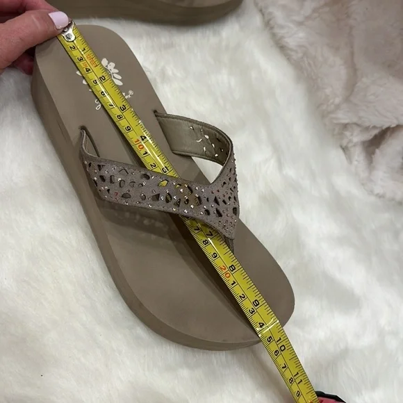 Yellow Box tan wedges size 8 - Picture 11 of 13